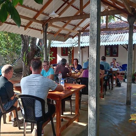 Lake House Homestay Anuradhapura Eksteriør bilde