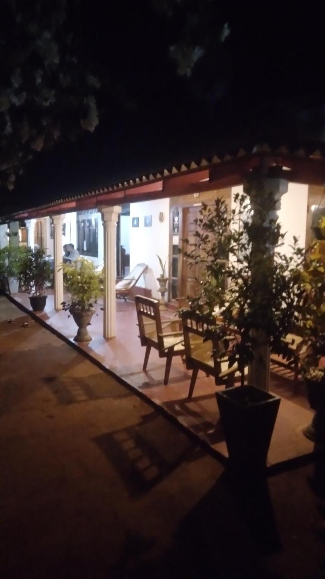 Lake House Homestay Anuradhapura Eksteriør bilde