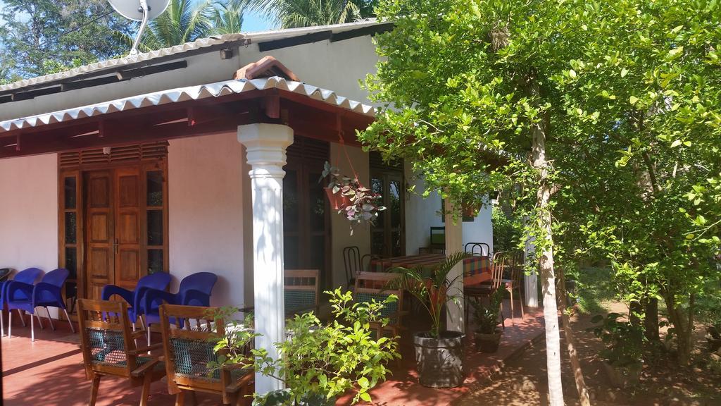 Lake House Homestay Anuradhapura Eksteriør bilde